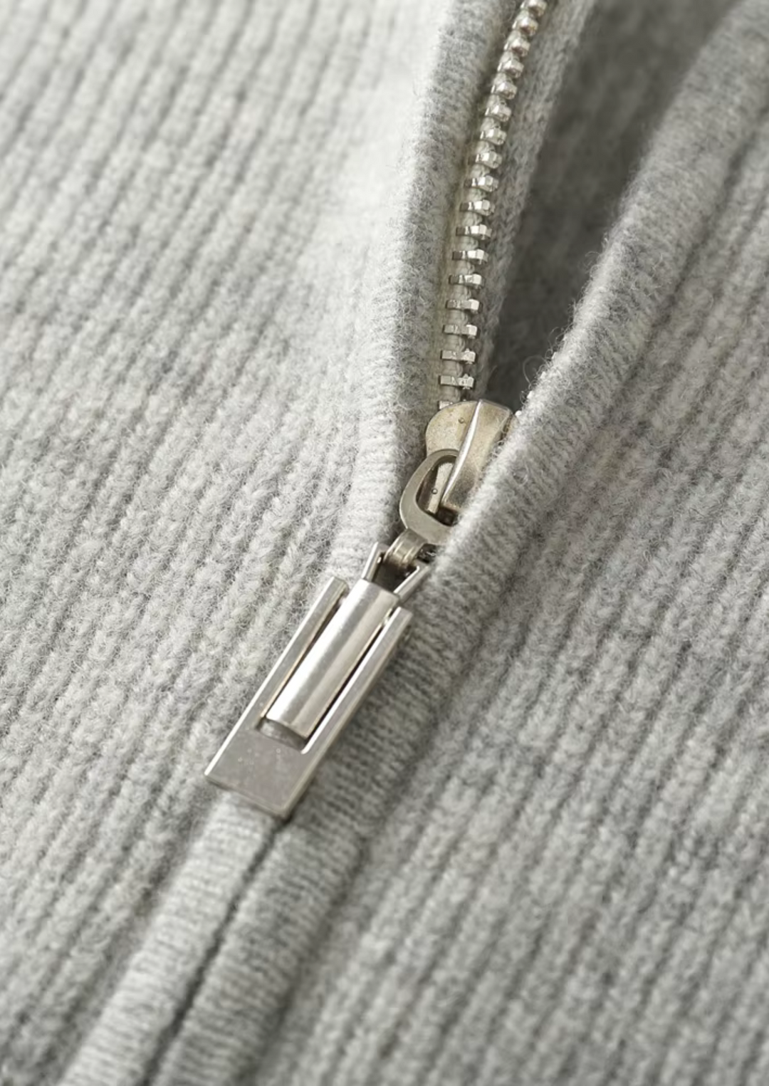 CIÉLO Merino Luxe Pullover mit geripptem Reißverschluss
