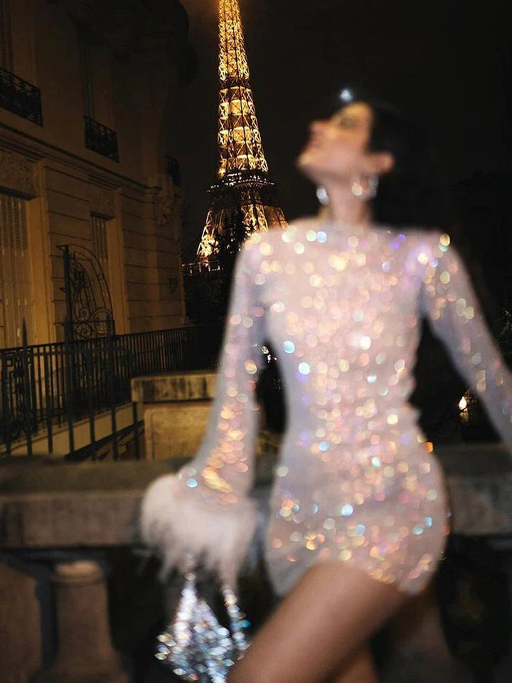 Léonie™ - Metallisches Minikleid mit schimmernden Manschetten und Federn