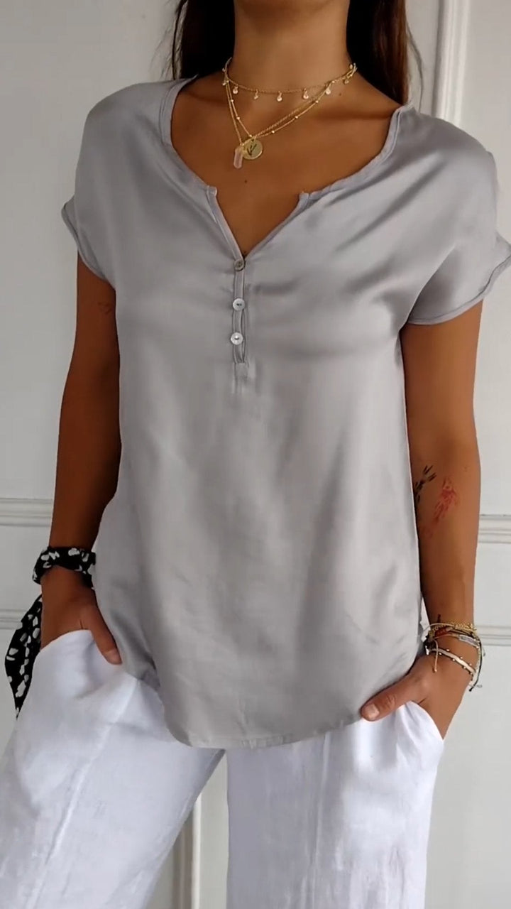 Marisa™ - V-Ausschnitt-T-Shirt in lässiger Eleganz